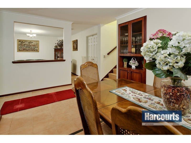 12 Burrows Place, Winthrop WA 6150