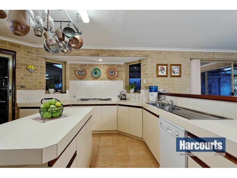 12 Burrows Place, Winthrop WA 6150