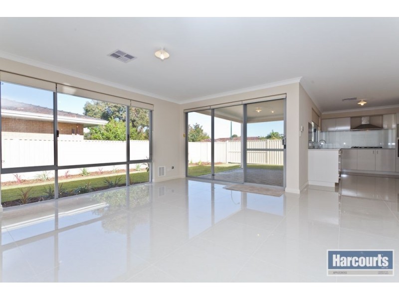 1 Thorman Place, Booragoon WA 6154