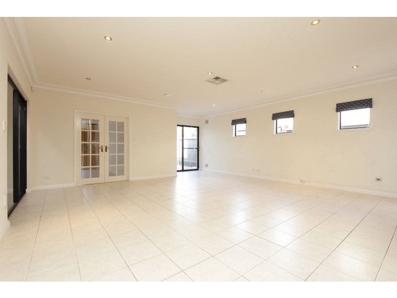 16 Matheson Road, Applecross WA 6153