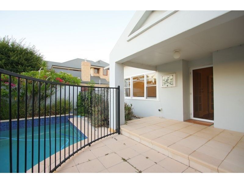 40 Tain Street, Applecross WA 6153