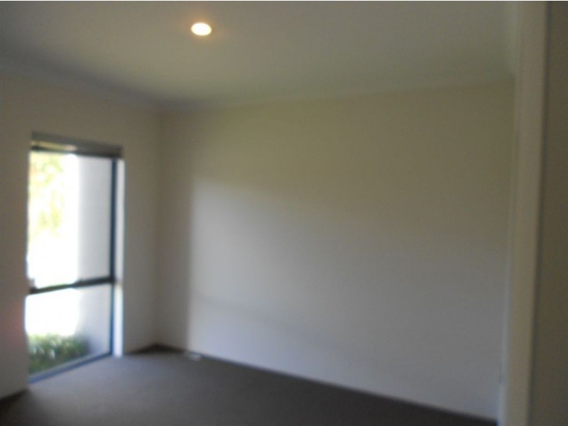 16A Lowes Street, Cloverdale WA 6105