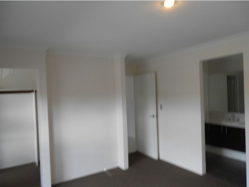 16A Lowes Street, Cloverdale WA 6105
