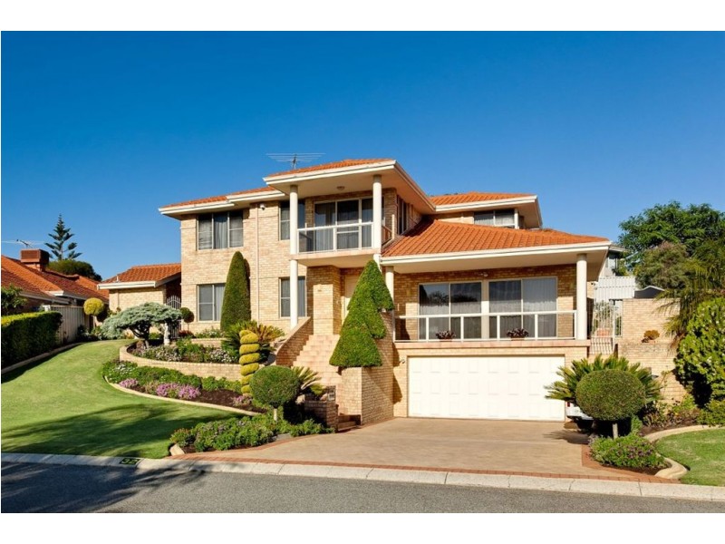 32 Lucraft Gardens, Winthrop WA 6150