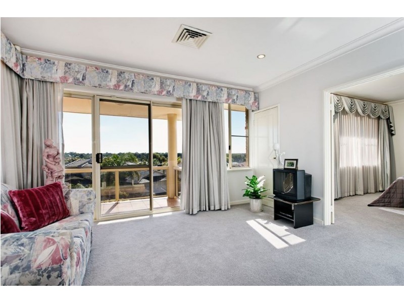 32 Lucraft Gardens, Winthrop WA 6150