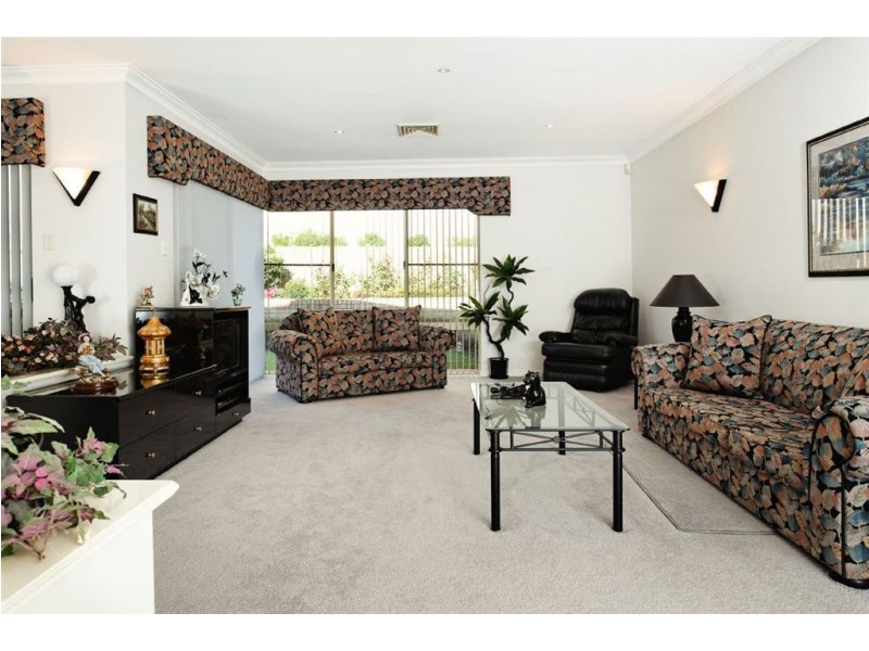 32 Lucraft Gardens, Winthrop WA 6150