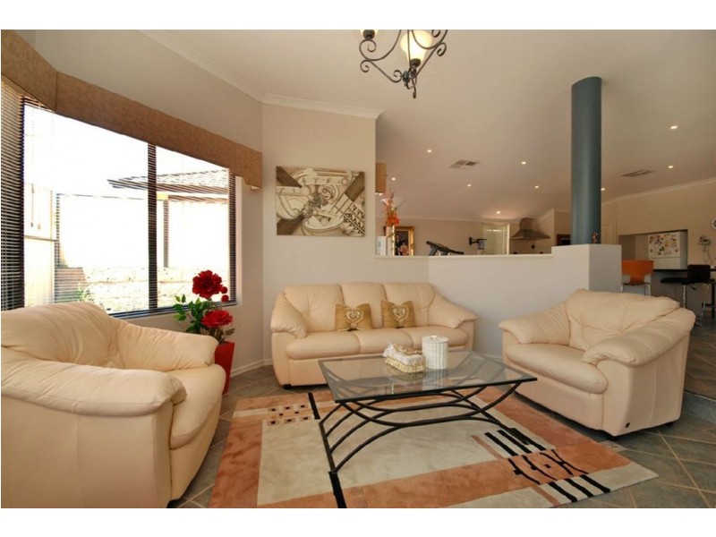 22 Peterborough Circle, North Lake WA 6163