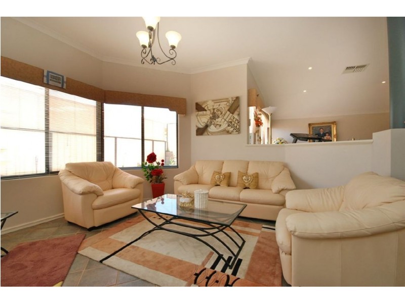 22 Peterborough Circle, North Lake WA 6163