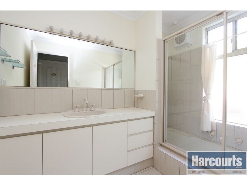 5 Colebatch Hill, Kardinya WA 6163