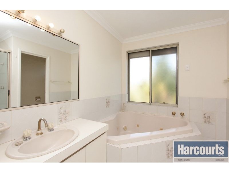 5 Colebatch Hill, Kardinya WA 6163