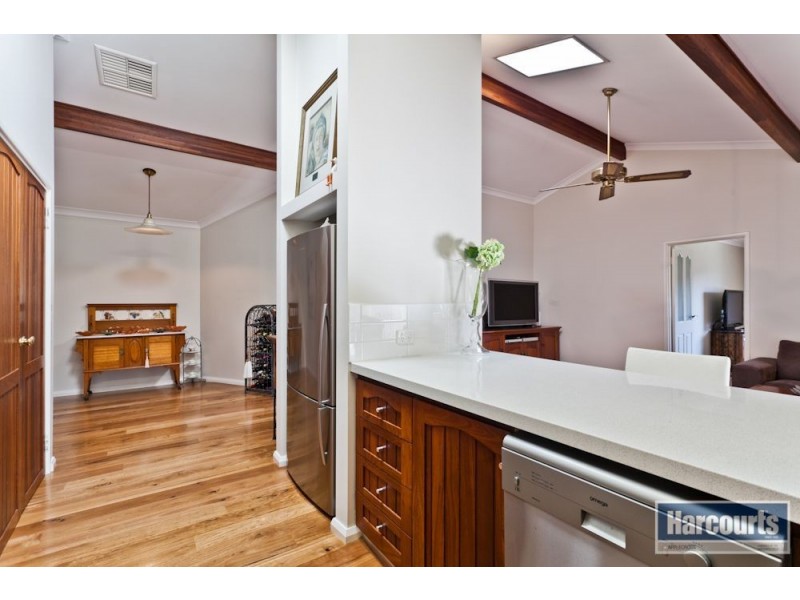 18 Chesters Way, Winthrop WA 6150