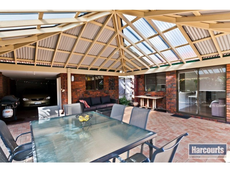 18 Chesters Way, Winthrop WA 6150