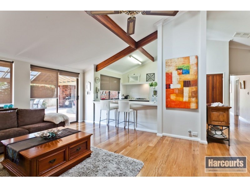 18 Chesters Way, Winthrop WA 6150