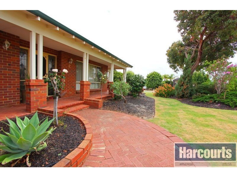 2 Craig Place, Winthrop WA 6150