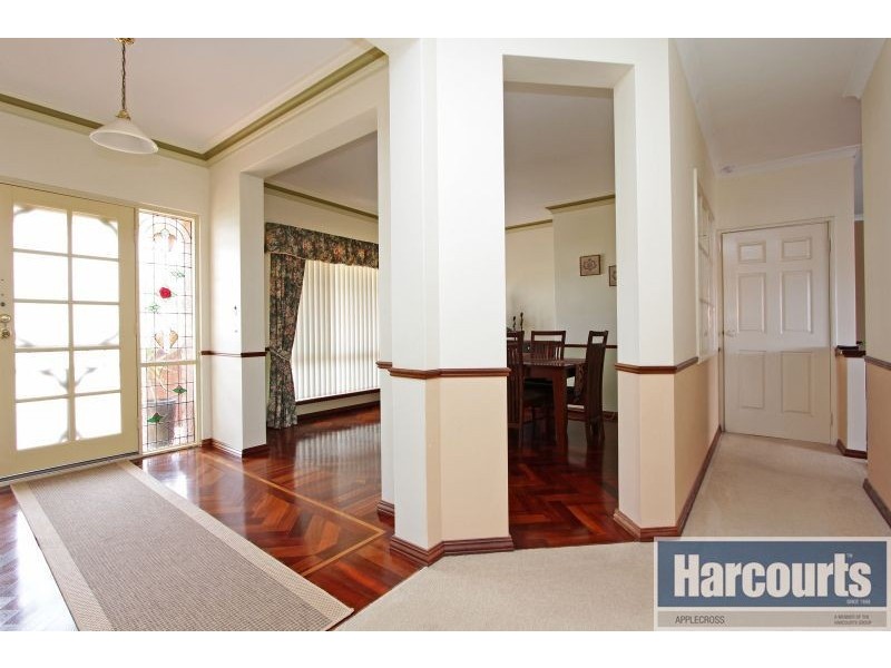2 Craig Place, Winthrop WA 6150
