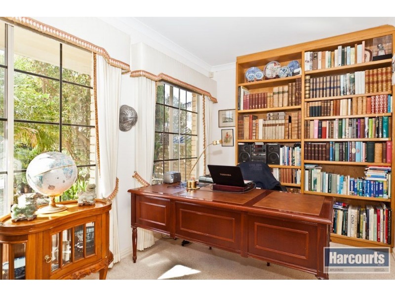 26 Allen Williams Pde, Winthrop WA 6150