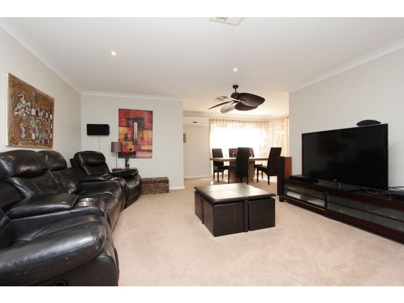 43 Le Souef Drive, Kardinya WA 6163