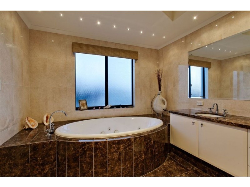 136 Bateman Road, Mount Pleasant WA 6153