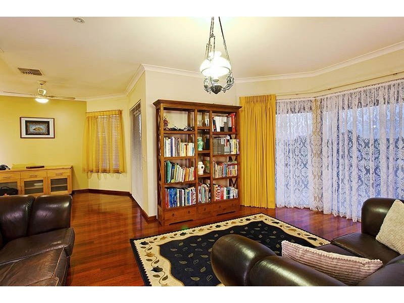 26 Ten Seldam Circle, Winthrop WA 6150