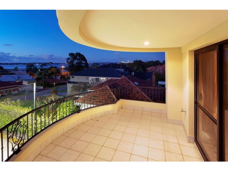 38 Doney Street, Alfred Cove WA 6154