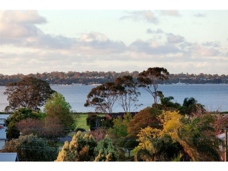 38 Doney Street, Alfred Cove WA 6154