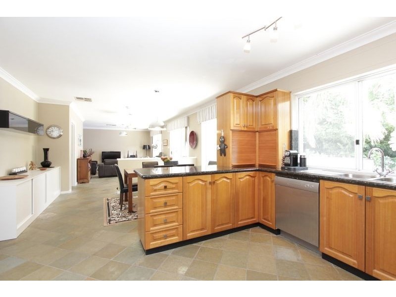 7 Exley Close, Kardinya WA 6163