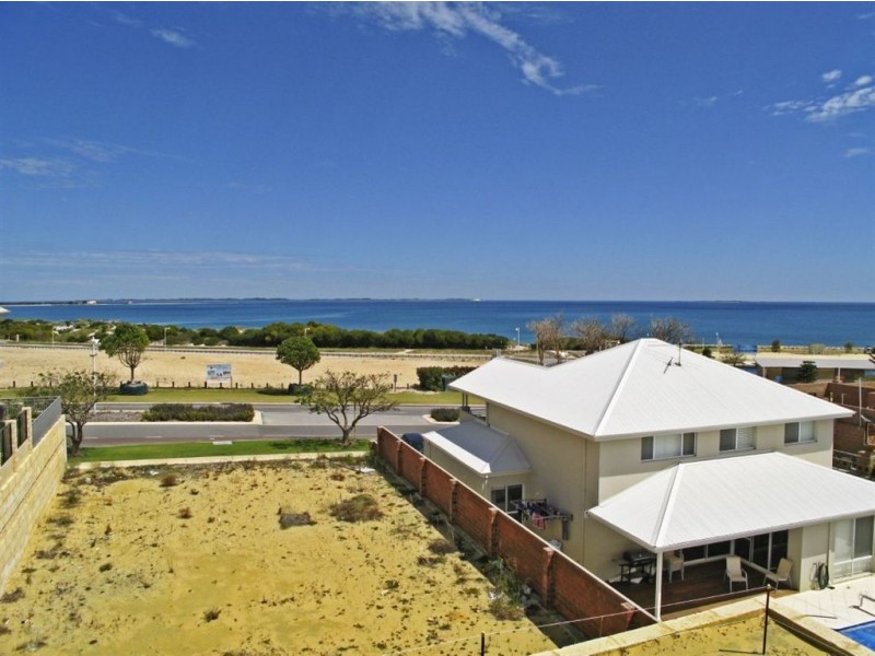 12 Mercator Close, North Coogee WA 6163