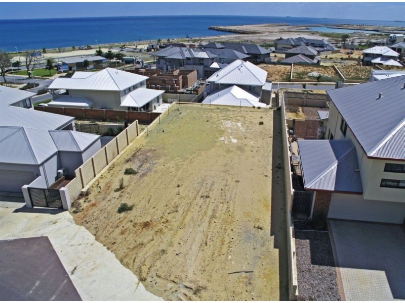 12 Mercator Close, North Coogee WA 6163