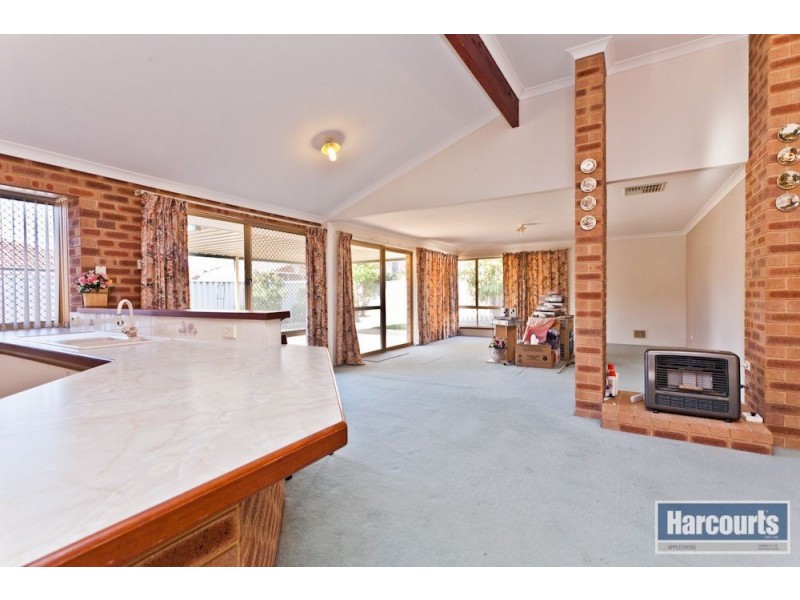 20 Eastwood Parade, Canning Vale WA 6155