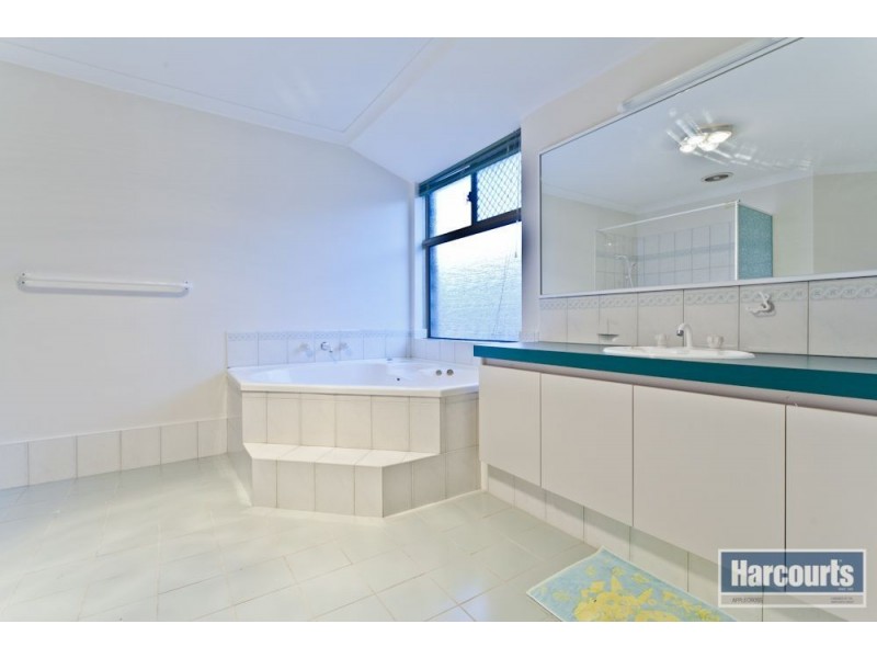 20 Eastwood Parade, Canning Vale WA 6155