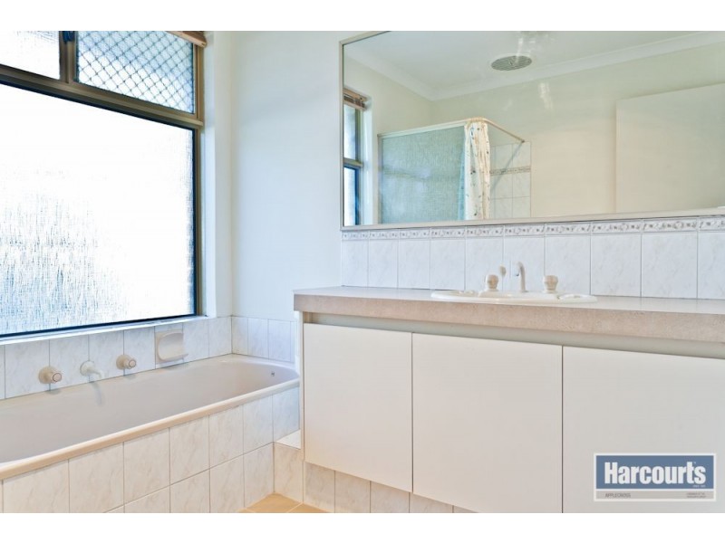 20 Eastwood Parade, Canning Vale WA 6155