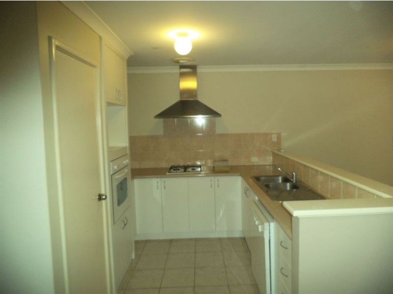 9/11 Herndon Close, Cannington WA 6107