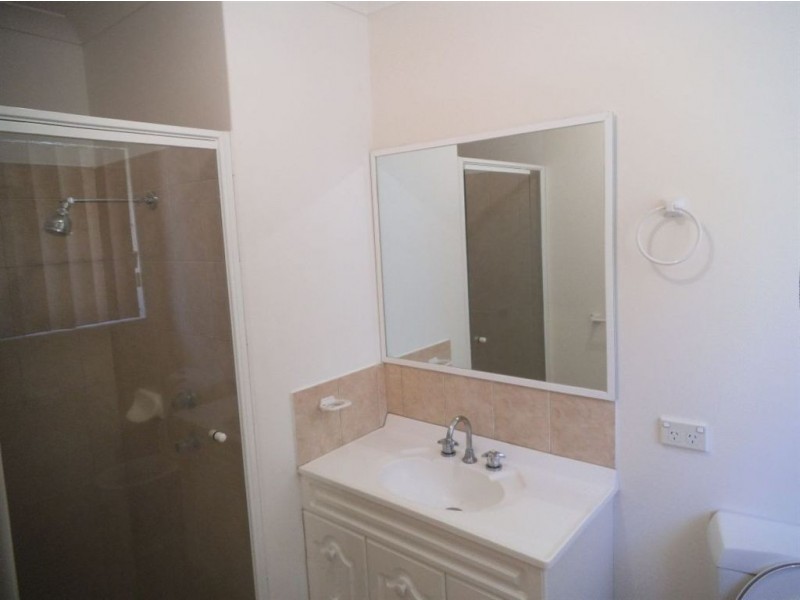 9/11 Herndon Close, Cannington WA 6107