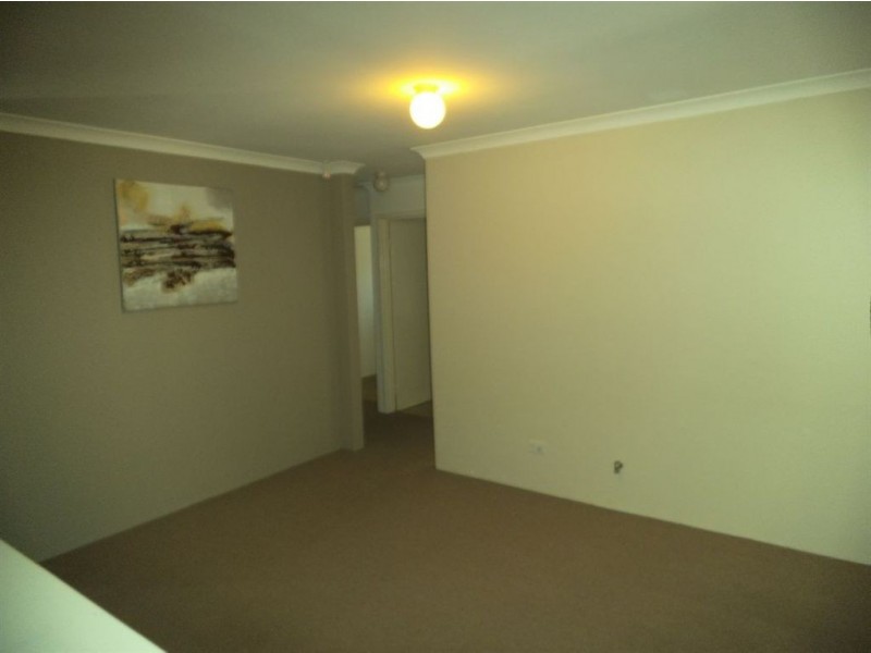 9/11 Herndon Close, Cannington WA 6107
