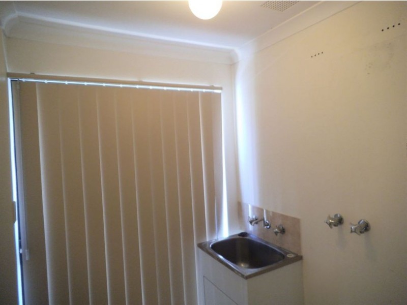 9/11 Herndon Close, Cannington WA 6107