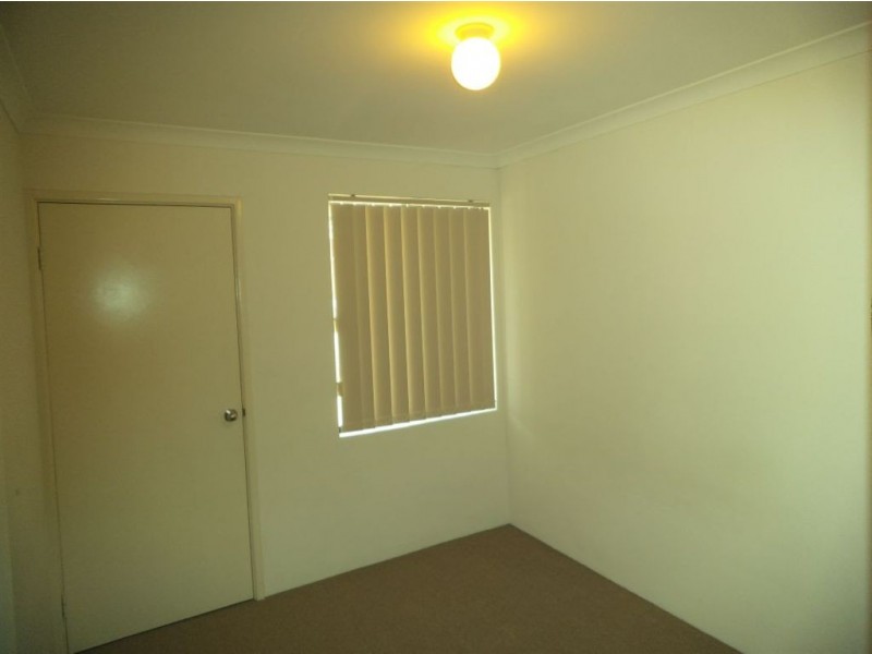 9/11 Herndon Close, Cannington WA 6107