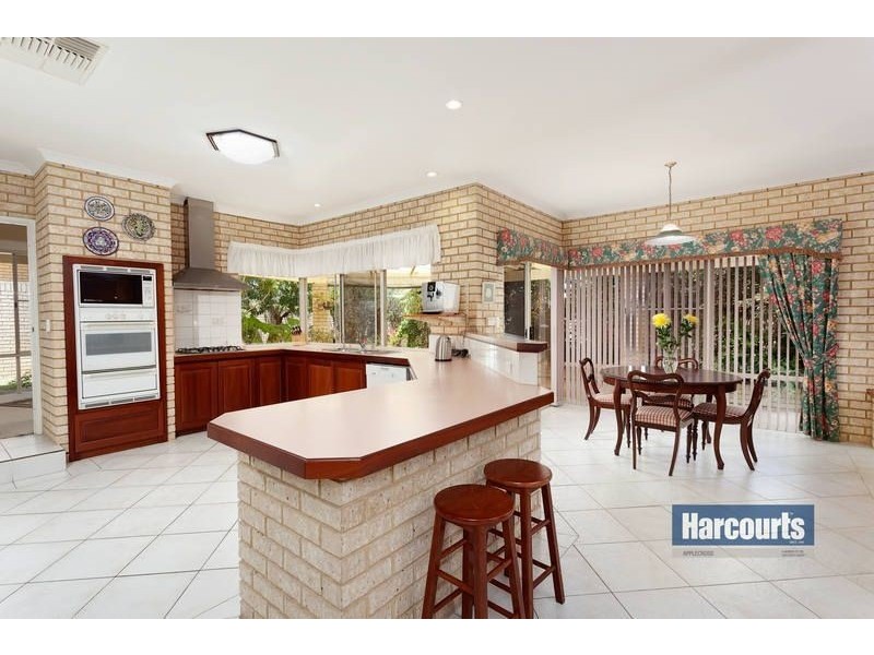 10 Craig Place, Winthrop WA 6150