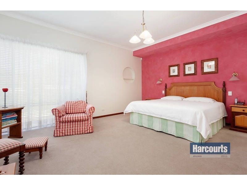 10 Craig Place, Winthrop WA 6150