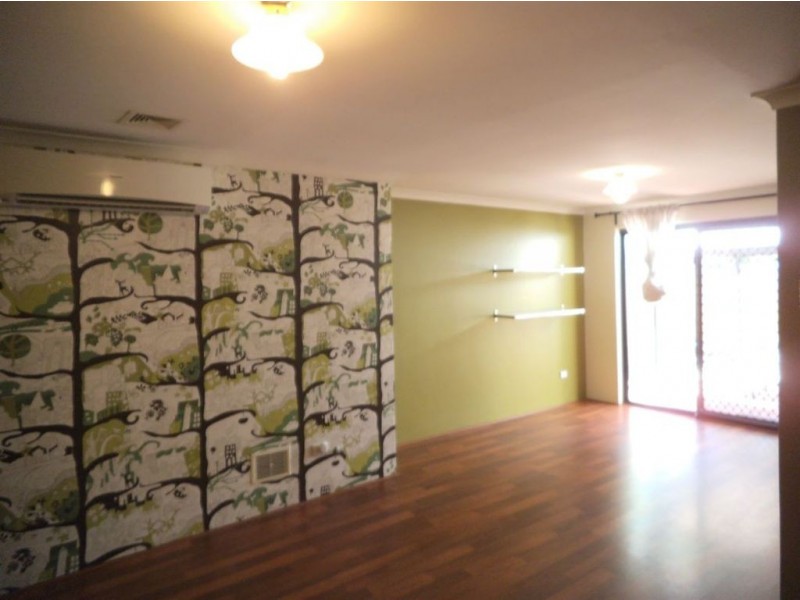 1/12 Stephen Street, Queens Park WA 6107