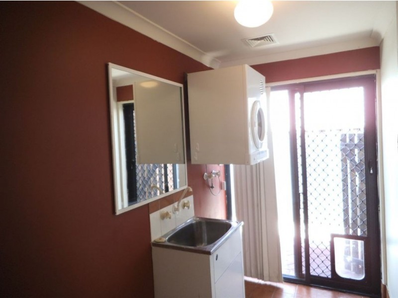 1/12 Stephen Street, Queens Park WA 6107