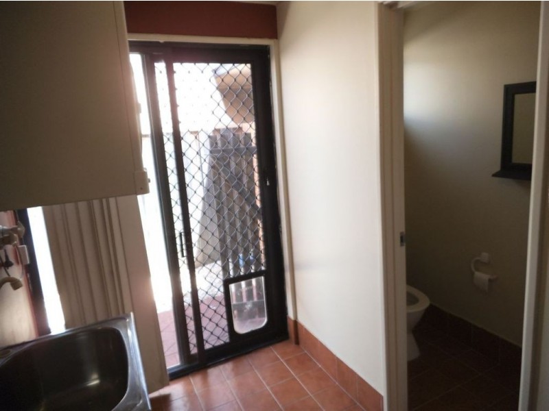 1/12 Stephen Street, Queens Park WA 6107