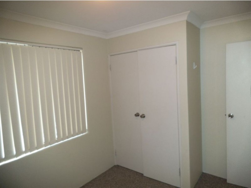 1/12 Stephen Street, Queens Park WA 6107