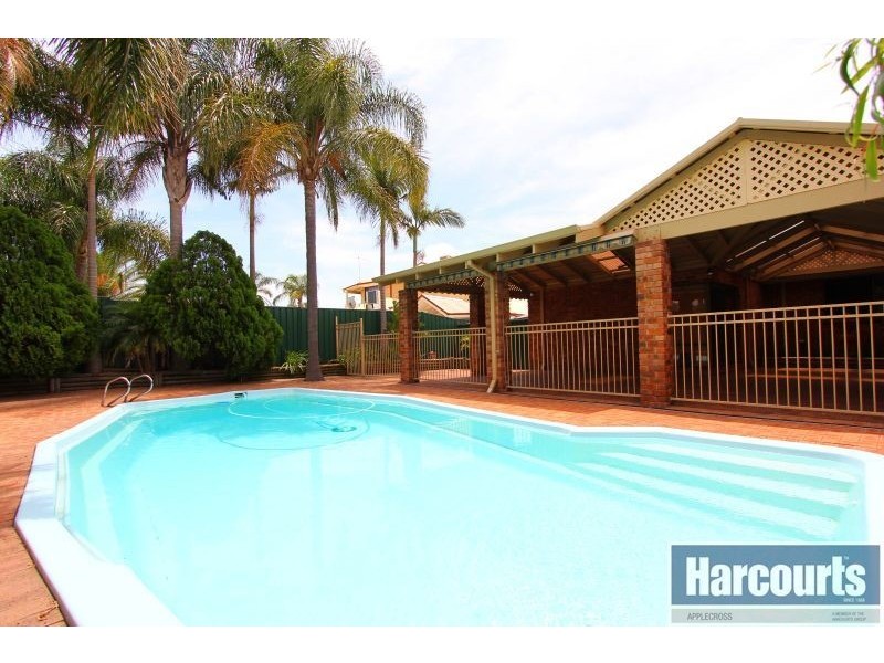 13 Poplar Place, Thornlie WA 6108