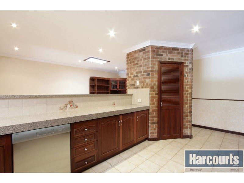 13 Poplar Place, Thornlie WA 6108