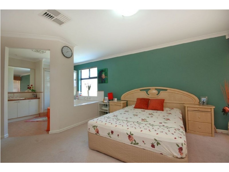 22 Peterborough Circle, North Lake WA 6163