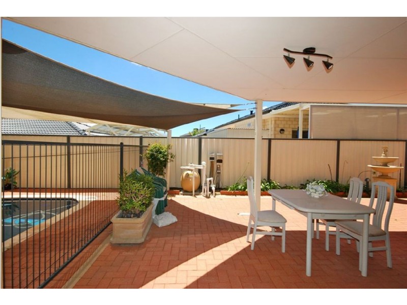 22 Peterborough Circle, North Lake WA 6163