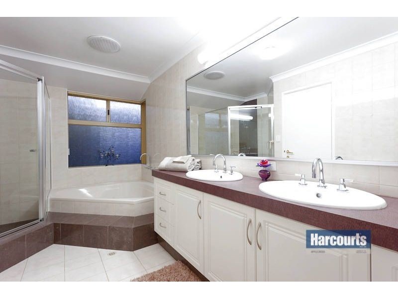 13 McGillivray Gardens, Winthrop WA 6150