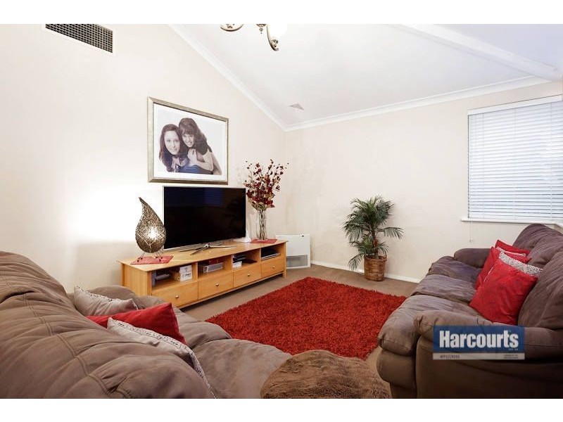 13 McGillivray Gardens, Winthrop WA 6150