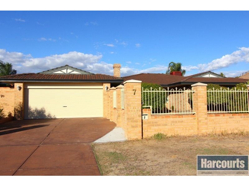 7 Winthrop Drive, Winthrop WA 6150