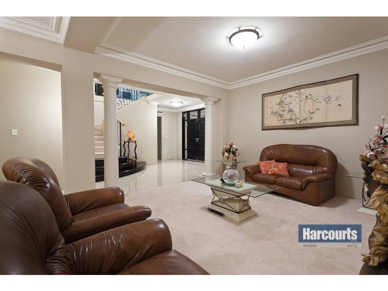 73 Peterborough Circle, North Lake WA 6163